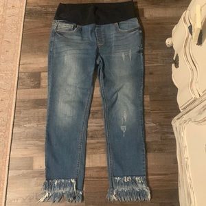 M.Rena distressed cropped jeans with fringe bottom. Size XL pull on